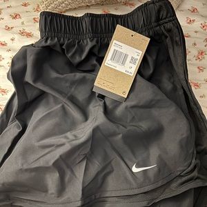 Nike NWT running shorts size 2xl, Black